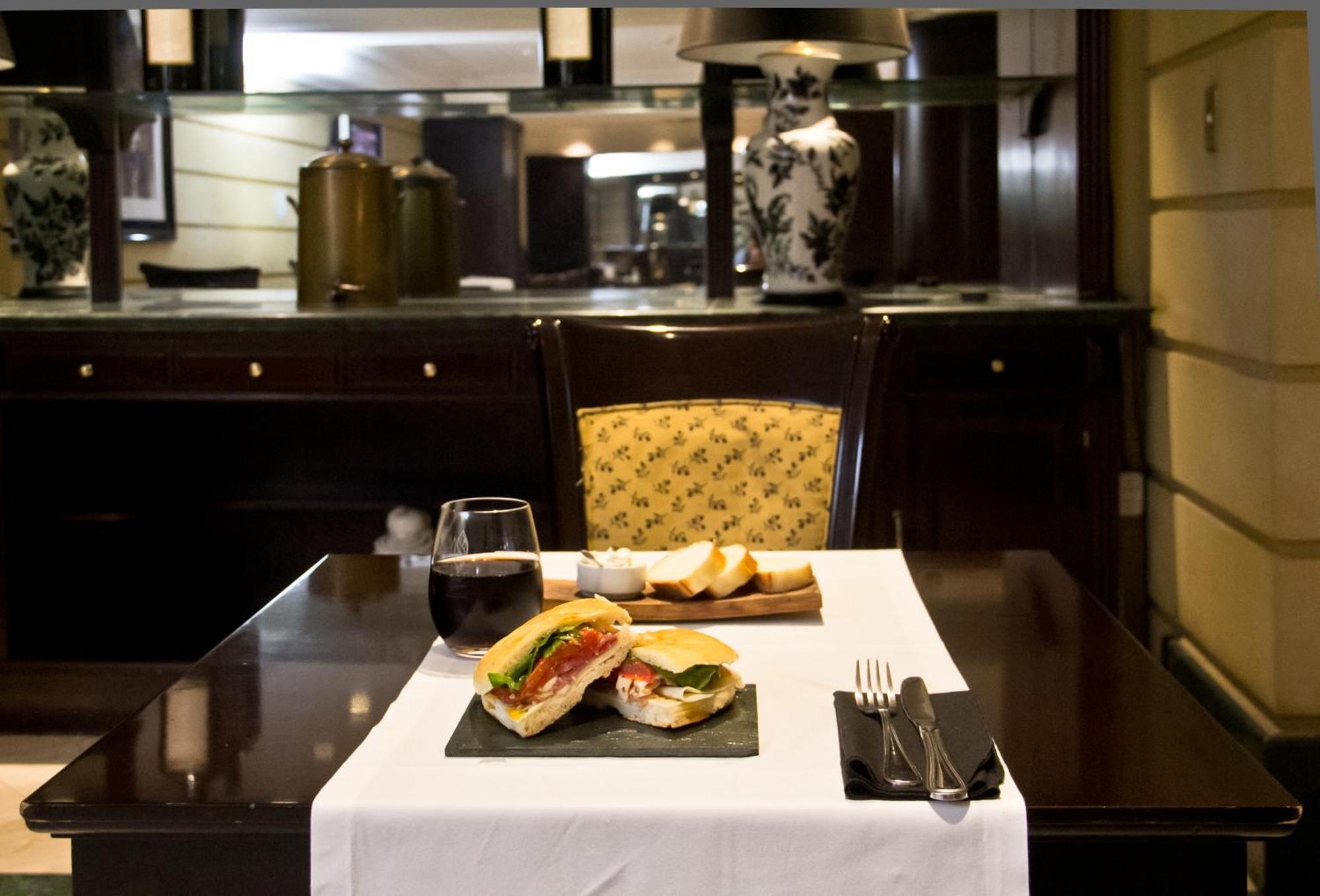 Amerian Executive Mendoza Hotel Eksteriør bilde
